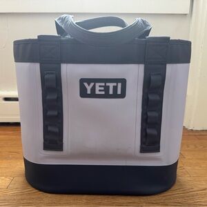 Lavender Yeti Camino 35 Carryall Tote